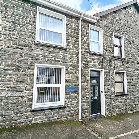 Cheerful 2 Bed Home With Mountain Views 블레노페스티니오그 외부 사진