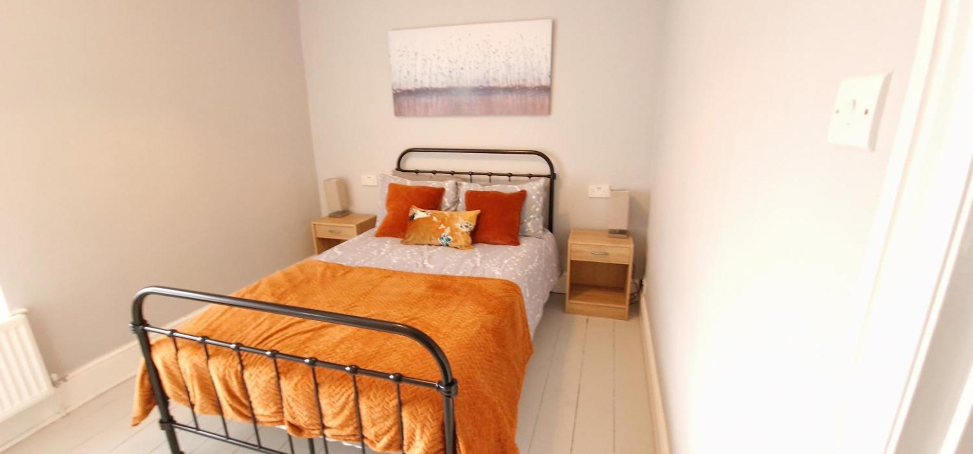 Cheerful 2 Bed Home With Mountain Views 블레노페스티니오그 외부 사진