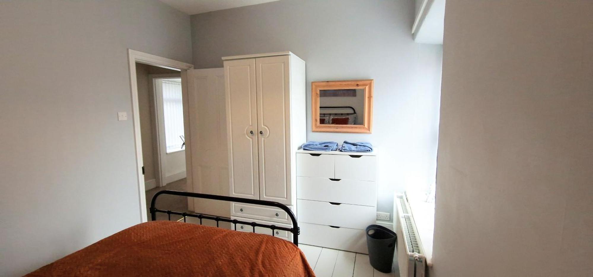 Cheerful 2 Bed Home With Mountain Views 블레노페스티니오그 외부 사진